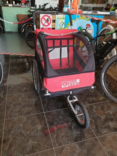 noleggio basic rent con carrozzina omologato per il trasporto di due bimbi